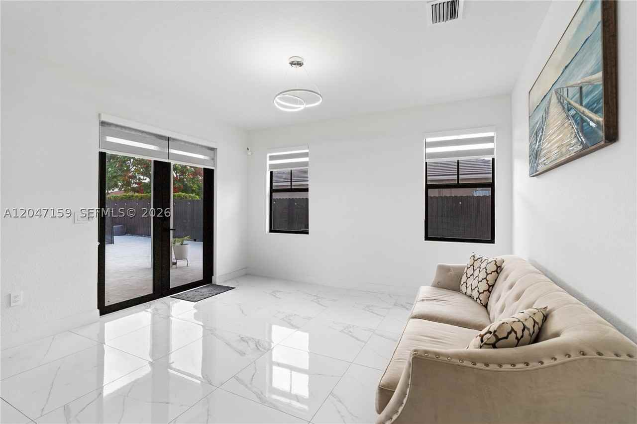 14747 Sw 38th Ter - Photo 7 of 46