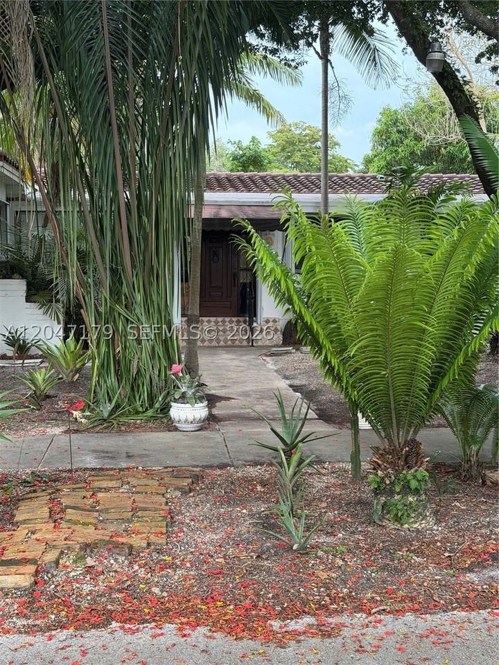 6230 Sw 49th St #1 - Photo 3 of 20
