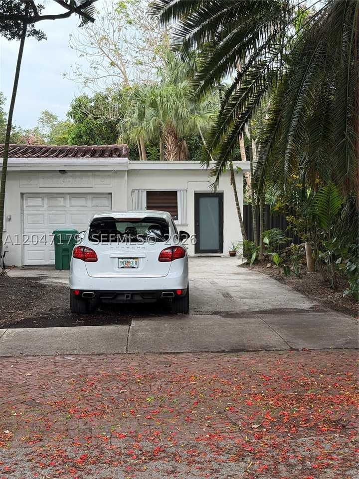 6230 Sw 49th St #1 - Photo 7 of 20