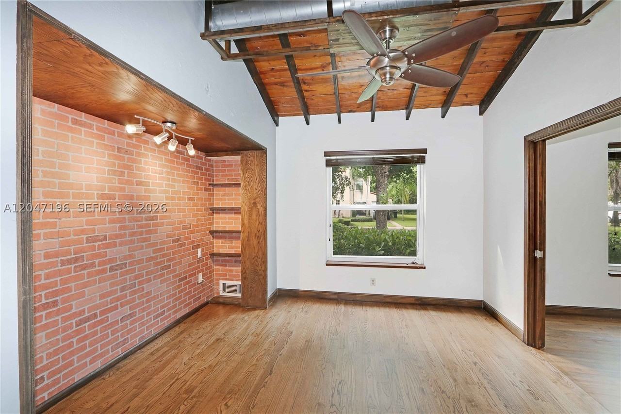 221 Camilo Ave - Photo 6 of 13