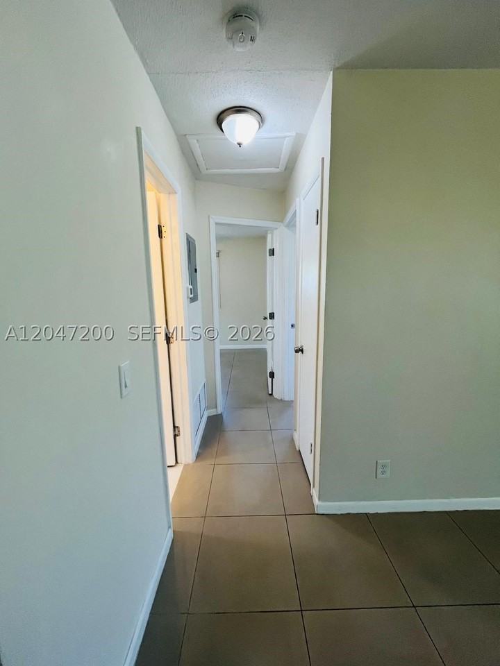 2500 Nw 9th Ln #1 - Photo 5 of 21