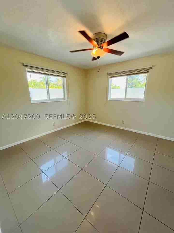 2500 Nw 9th Ln #1 - Photo 6 of 21