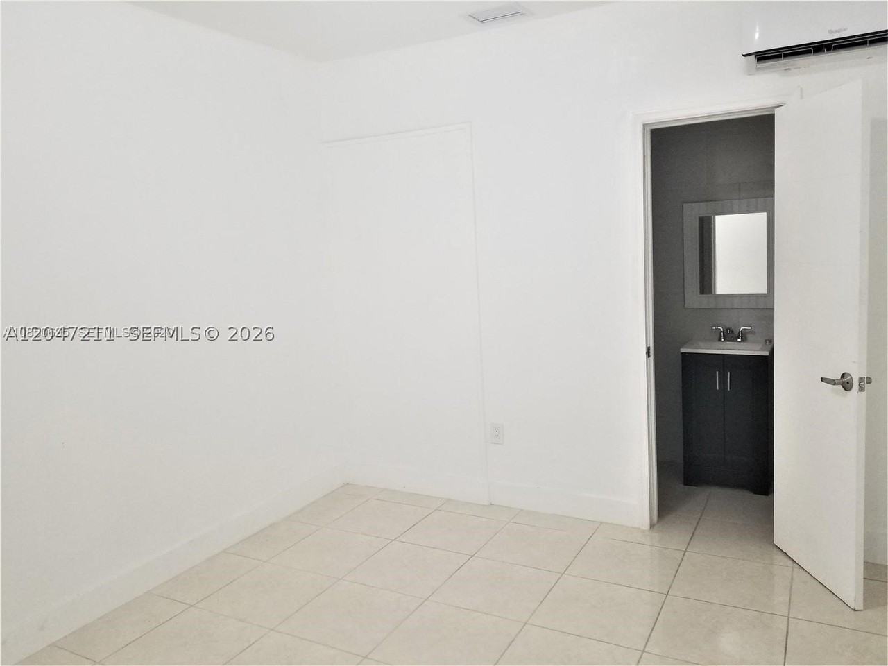 1829 Nw 4th St #2 - Photo 4 of 6