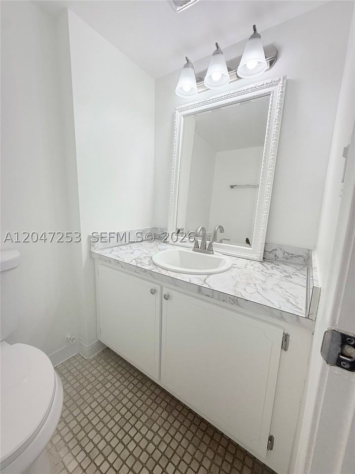 3849 Ne 169th St #204 - Photo 7 of 15