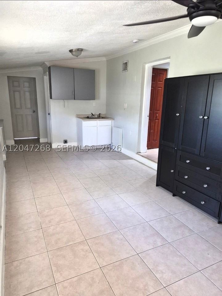 6118 Royal Palm Blvd - Photo 5 of 12