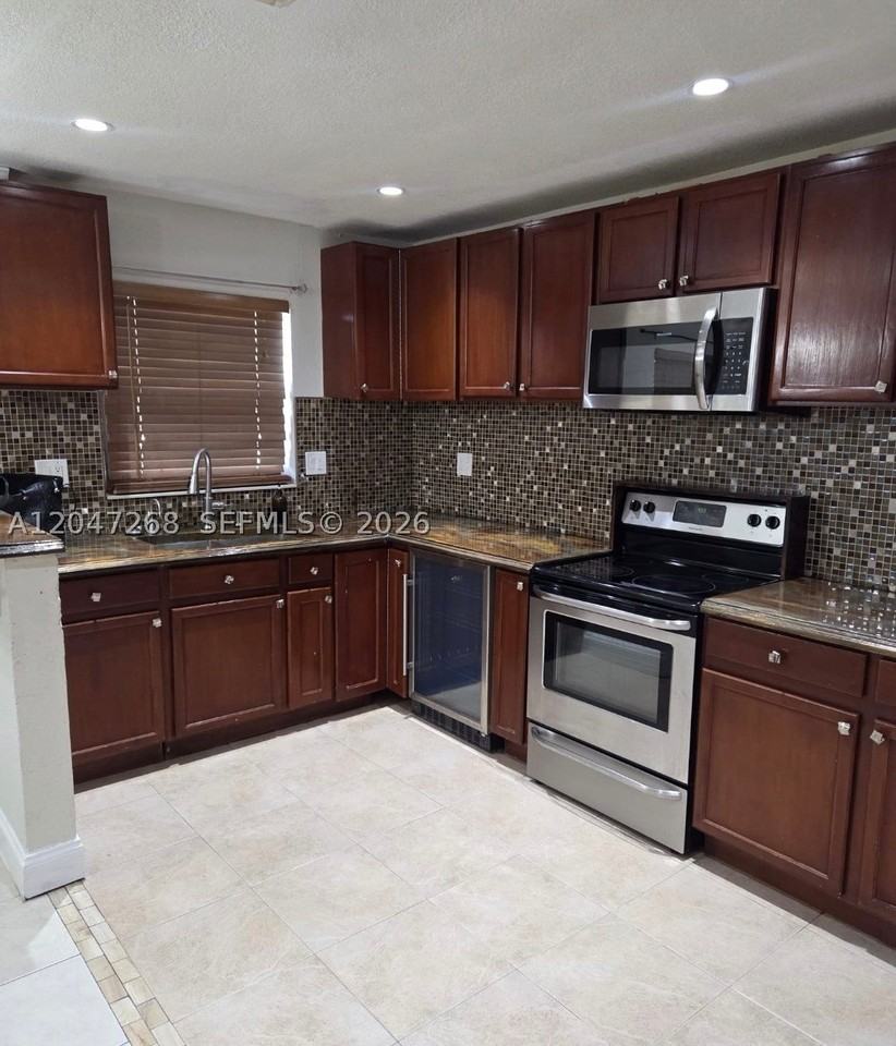 6118 Royal Palm Blvd - Photo 6 of 12
