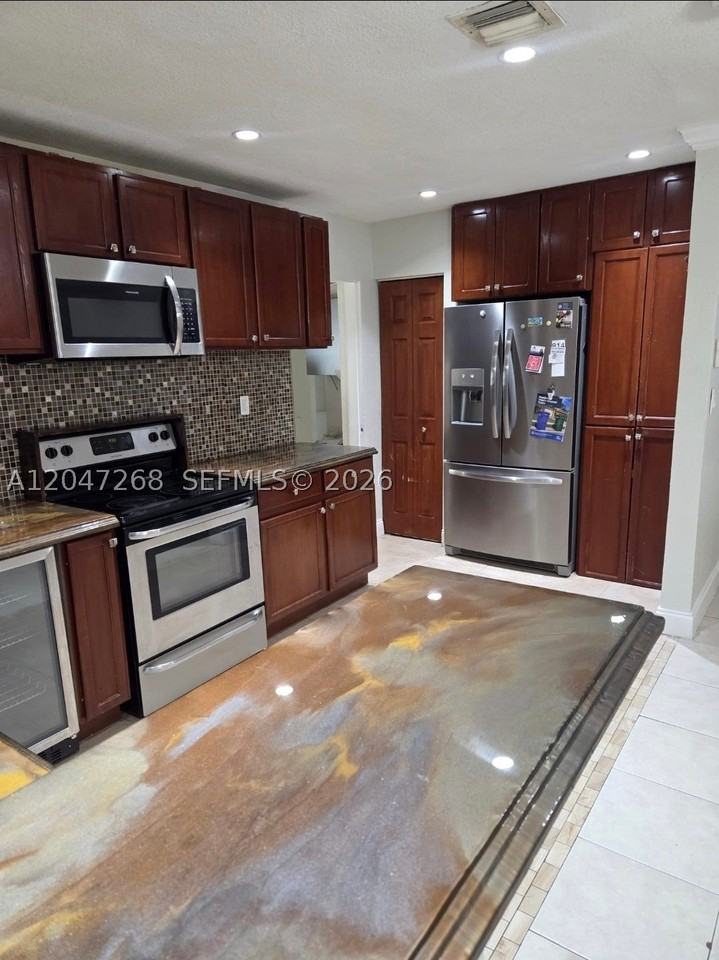6118 Royal Palm Blvd - Photo 7 of 12