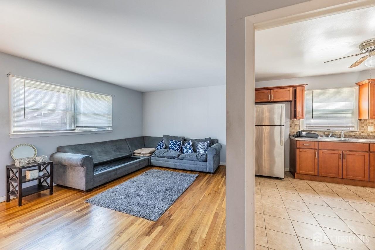 111 Emerson St #1 - Photo 3 of 10