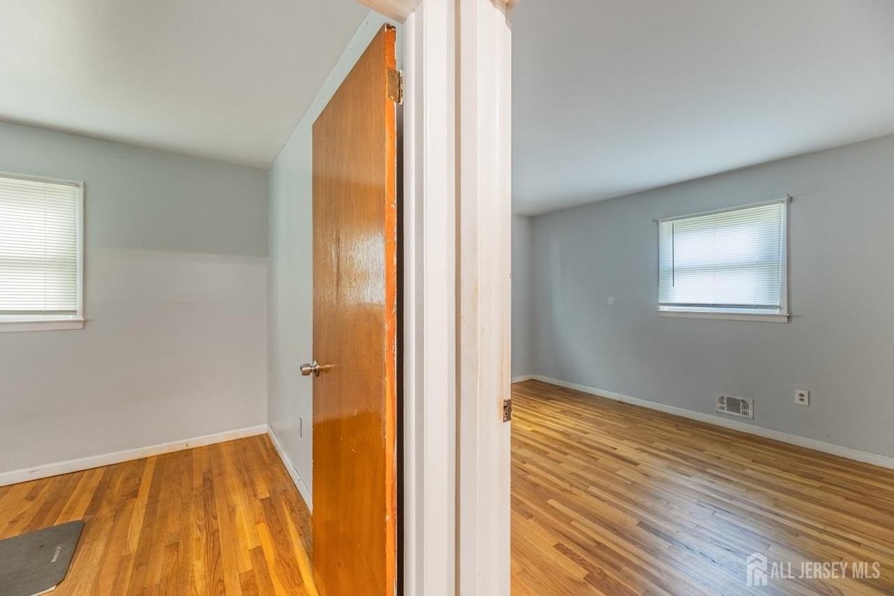 111 Emerson St #1 - Photo 7 of 10