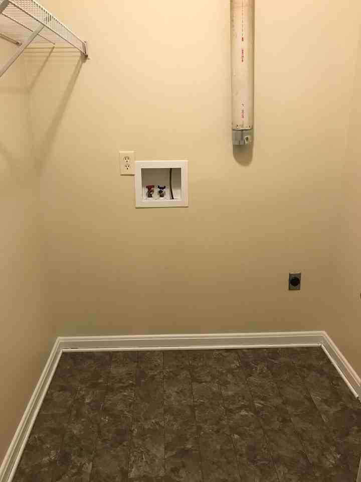 Eagle's Roost Apartments - Photo 4 of 16