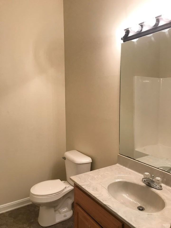 Eagle's Roost Apartments - Photo 6 of 16