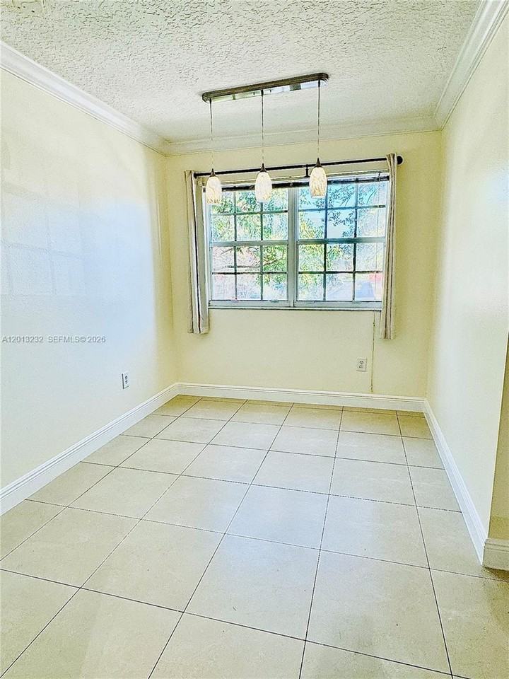 220 Southwest 116th Avenue - Photo 3 of 8