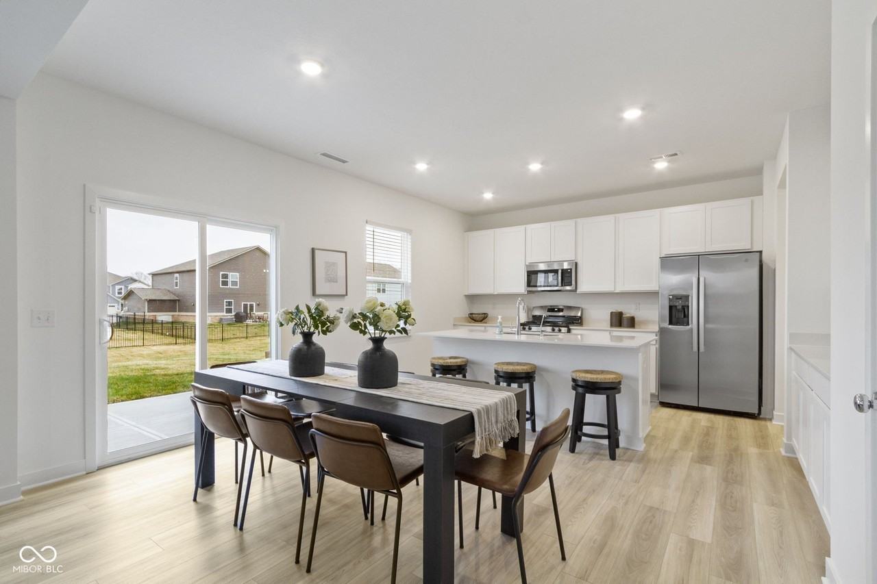 19441 Beruna Way - Photo 4 of 39