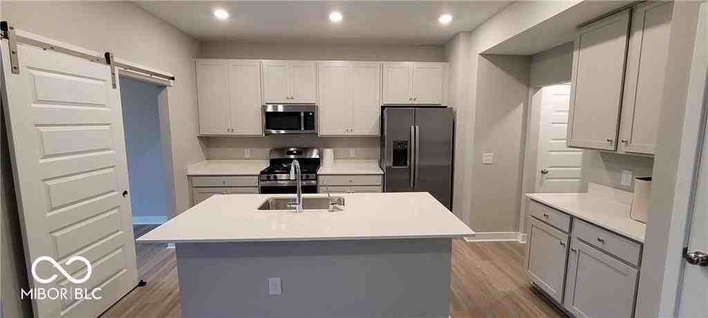 9829 Kenwood St - Photo 5 of 25