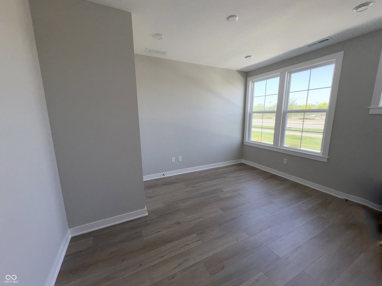 418 Elite St - Photo 2 of 31
