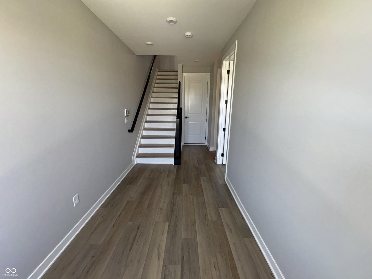 418 Elite St - Photo 5 of 31