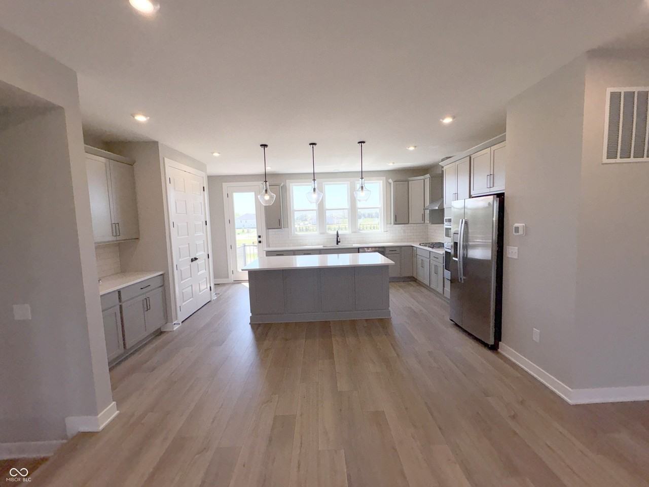 418 Elite St - Photo 6 of 31