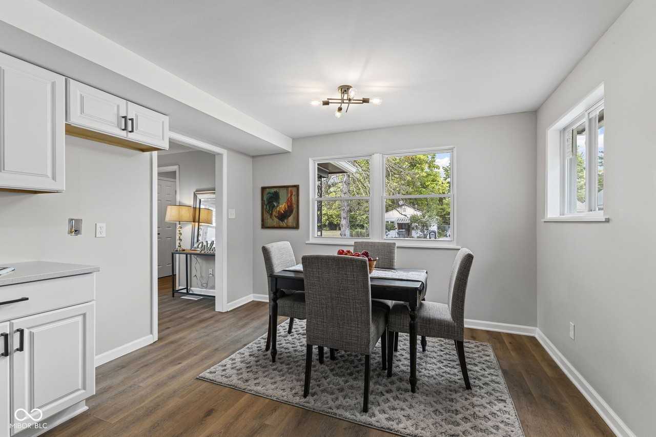 111 W Southern Ave - Photo 5 of 14