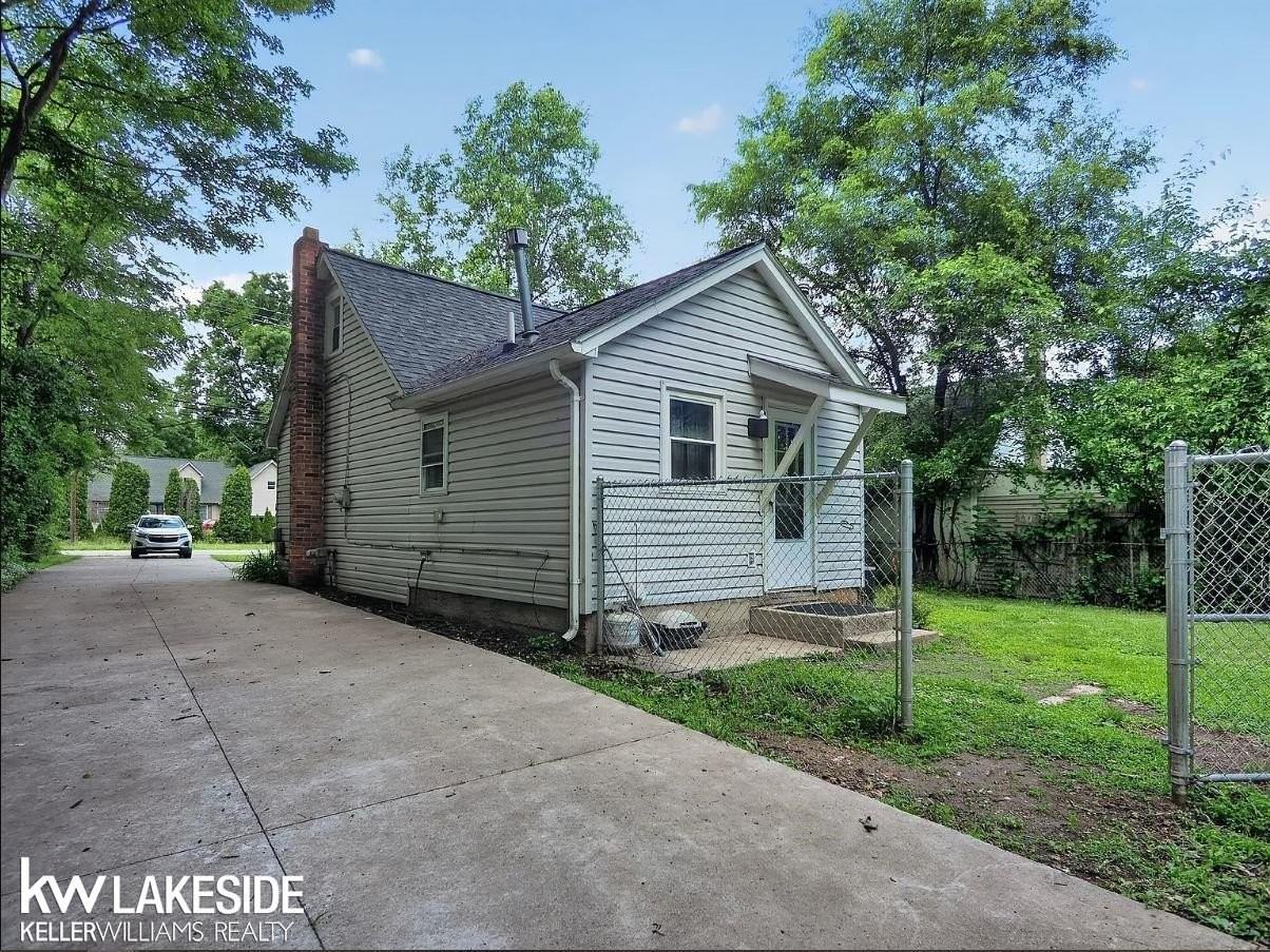 388 E South Blvd - Photo 2 of 21