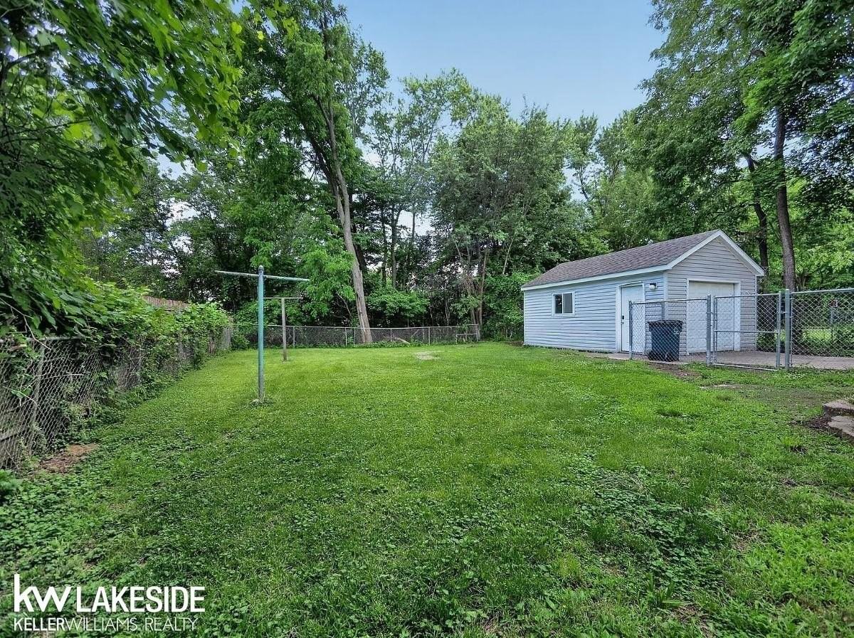 388 E South Blvd - Photo 4 of 21