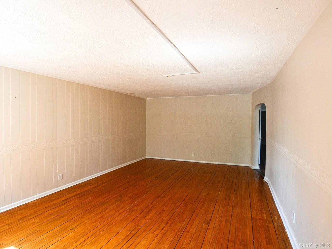 8426 Little Neck Pkwy #2 - Photo 6 of 12