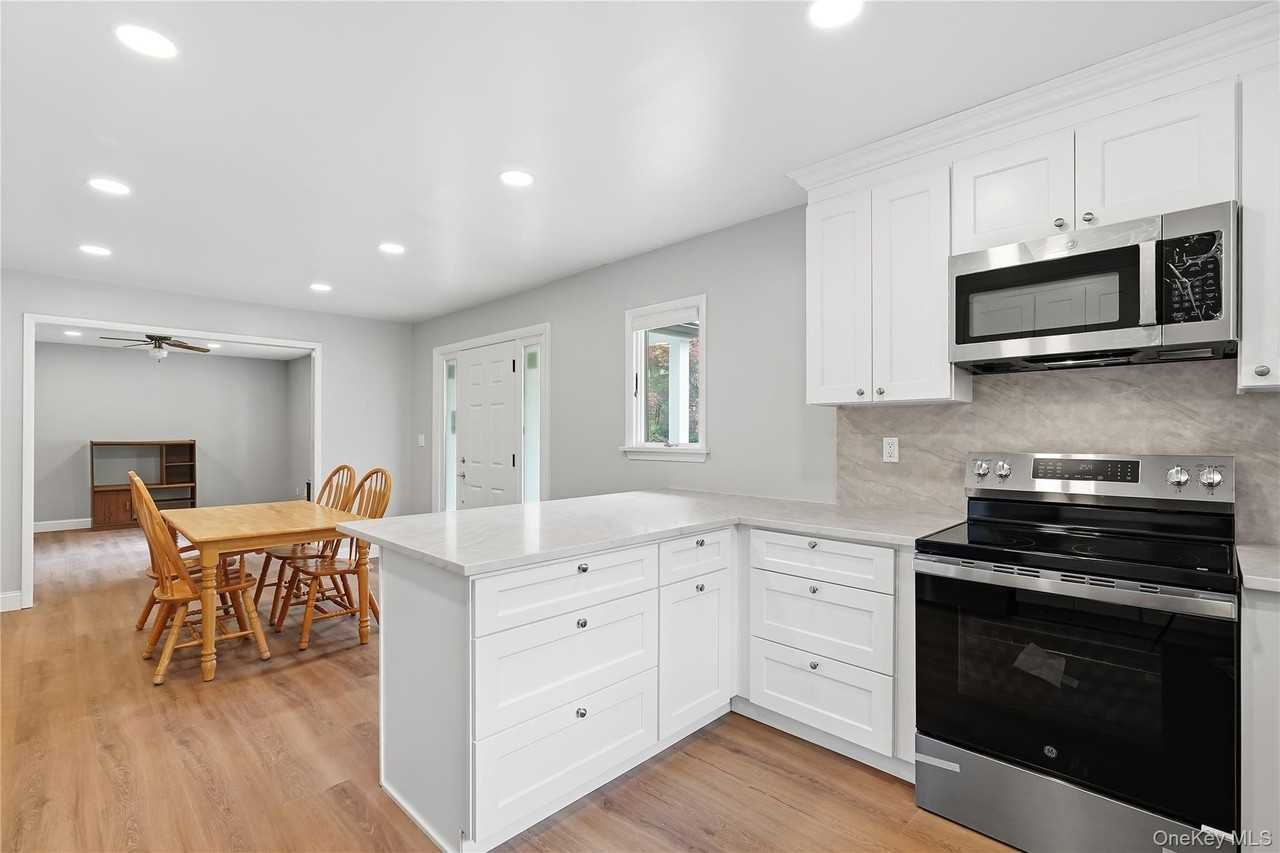 35 Quincy Ct S - Photo 2 of 16