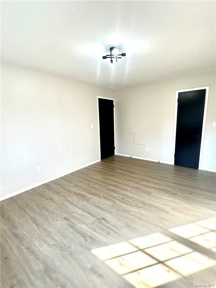 1319 Cole St #B22 - Photo 7 of 17