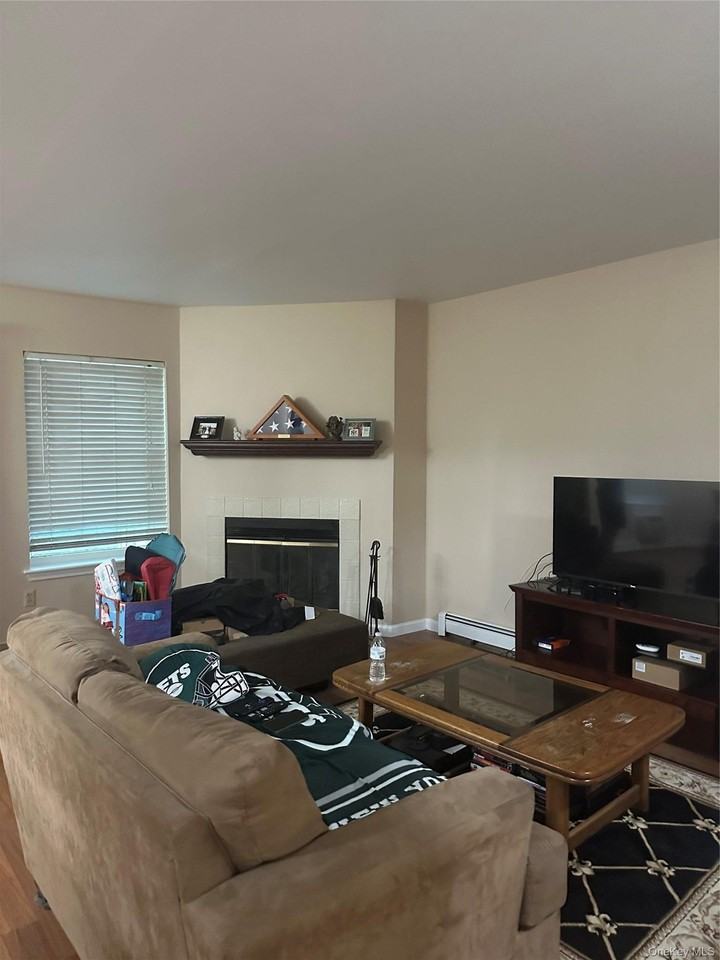 11 Lexington Hl #8 - Photo 6 of 14