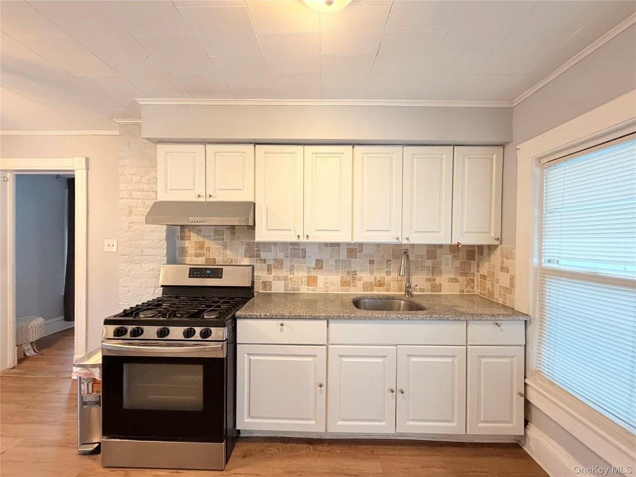 36 Wallkill Ave - Photo 4 of 10