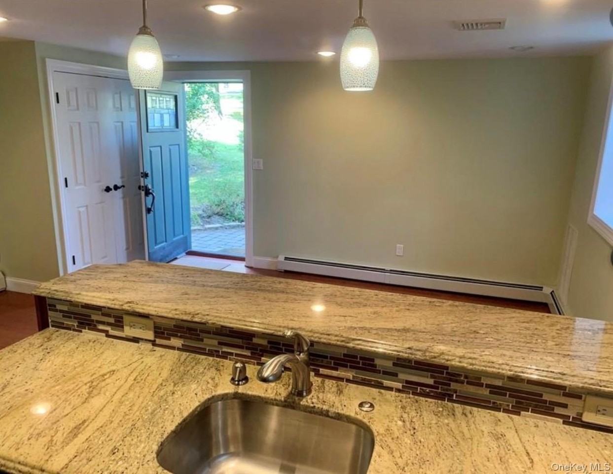 250 Oakland Ave - Photo 7 of 24