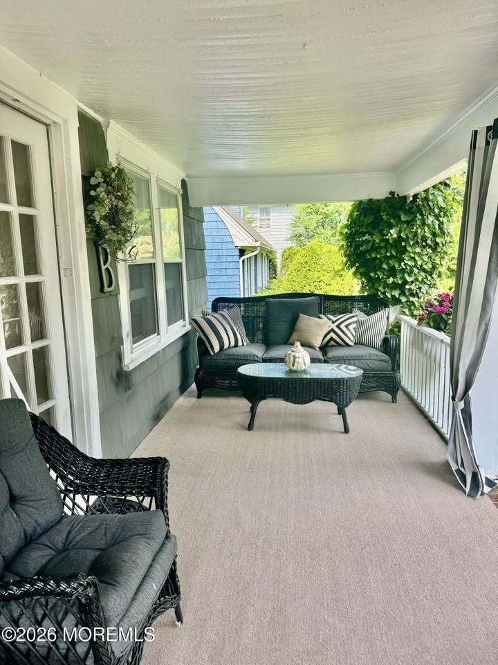 312 Boston Blvd - Photo 2 of 37