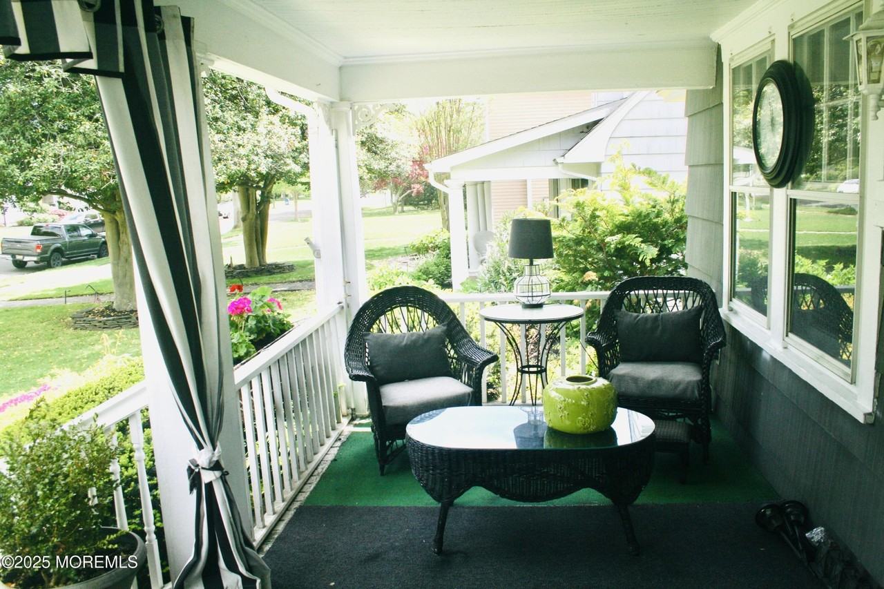 312 Boston Blvd - Photo 4 of 37