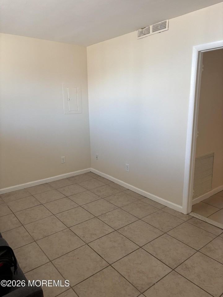 30 Main St #2 - Photo 4 of 4