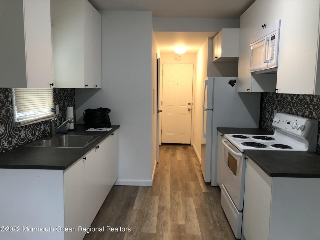 154 Vansant Ave #5 - Photo 4 of 12