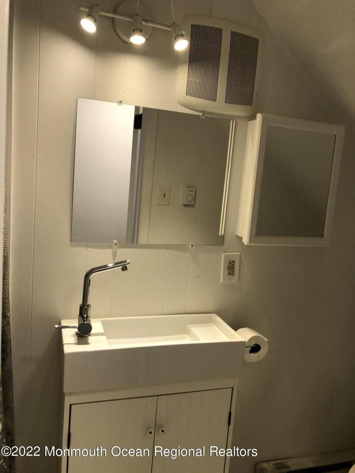 154 Vansant Ave #5 - Photo 7 of 12