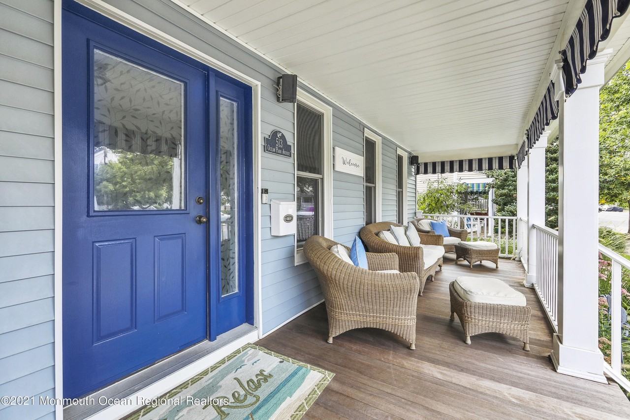 513 Ocean Park Ave - Photo 2 of 41