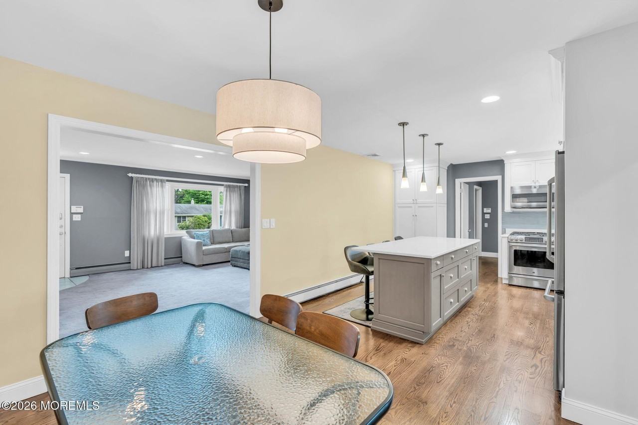 485 Freehold St - Photo 4 of 36