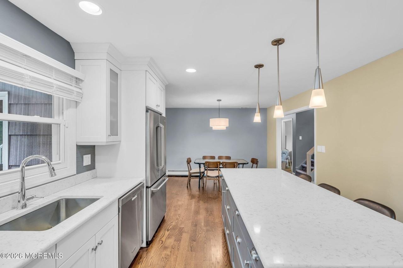 485 Freehold St - Photo 6 of 36