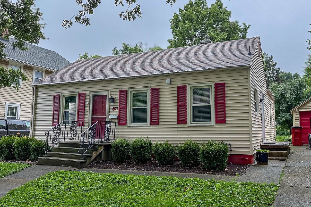 807 W John St - Photo 3 of 40