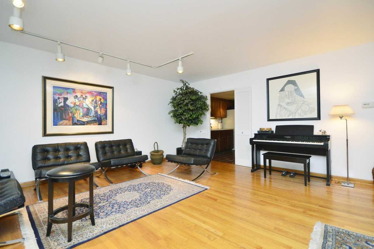 5117 S Cornell Ave #5117 - Photo 4 of 26