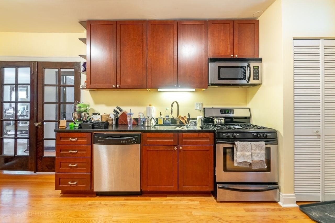 4850 N Oakley Ave #3F - Photo 6 of 9