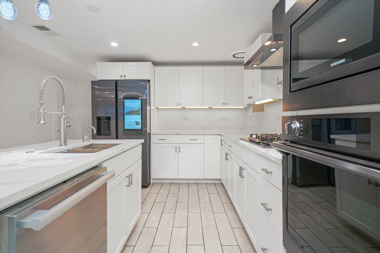 2203 W Giddings St #G - Photo 4 of 15