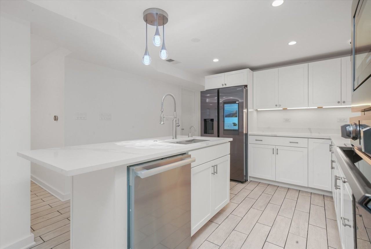 2203 W Giddings St #G - Photo 6 of 15