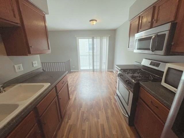 195 Thomas Ct #D - Photo 6 of 18