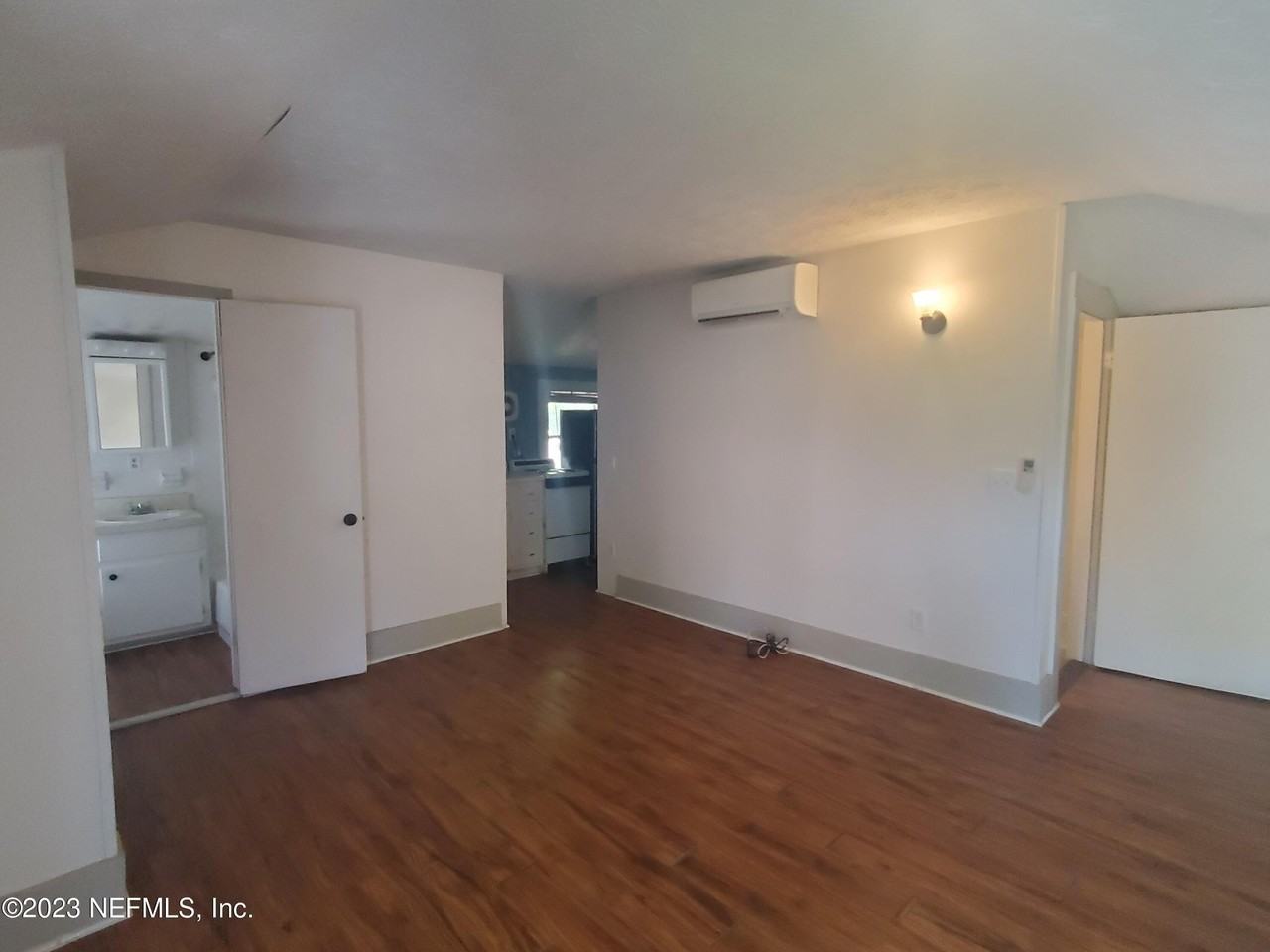 3114 Riverside Ave - Photo 4 of 17