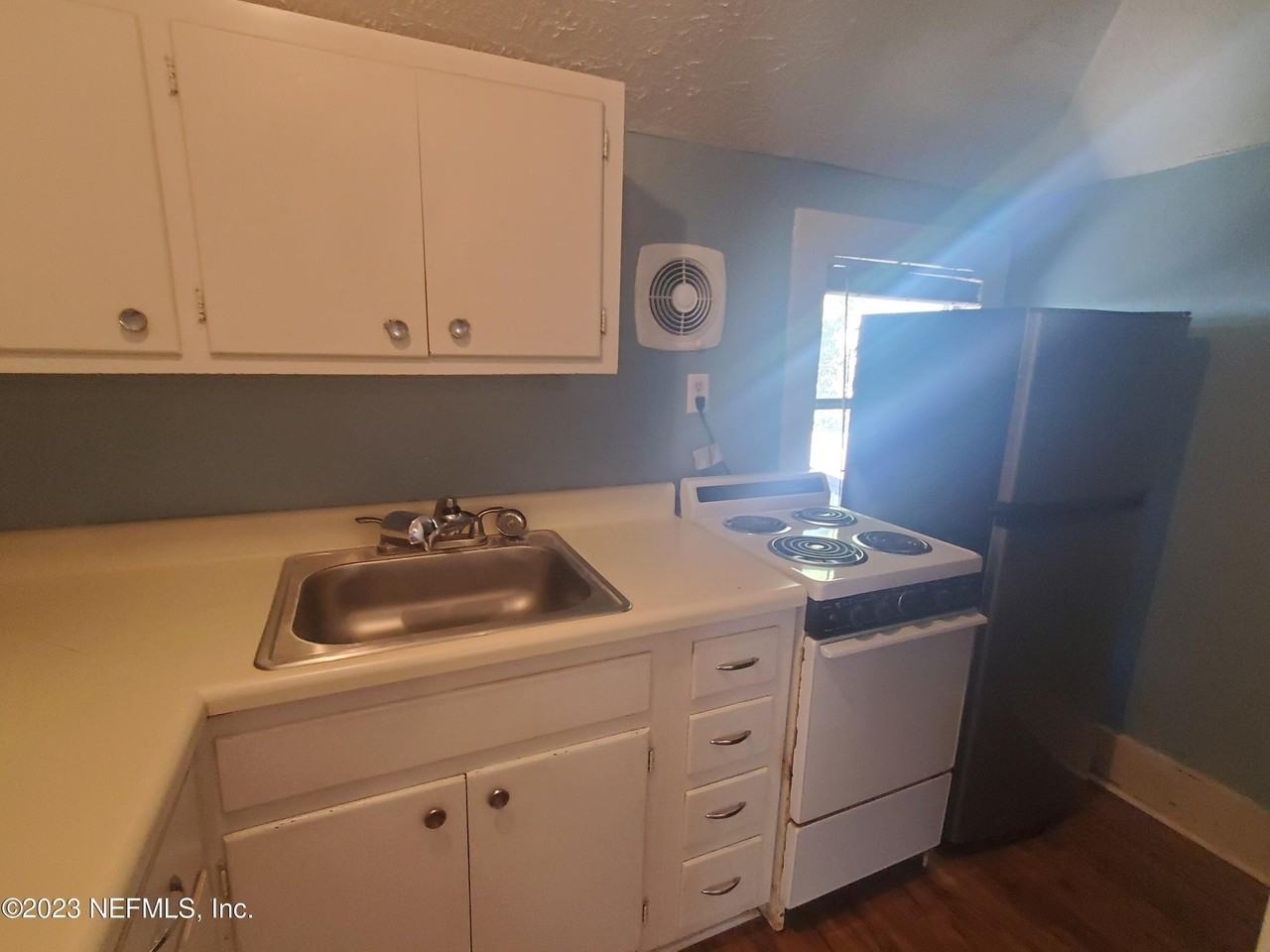 3114 Riverside Ave - Photo 5 of 17