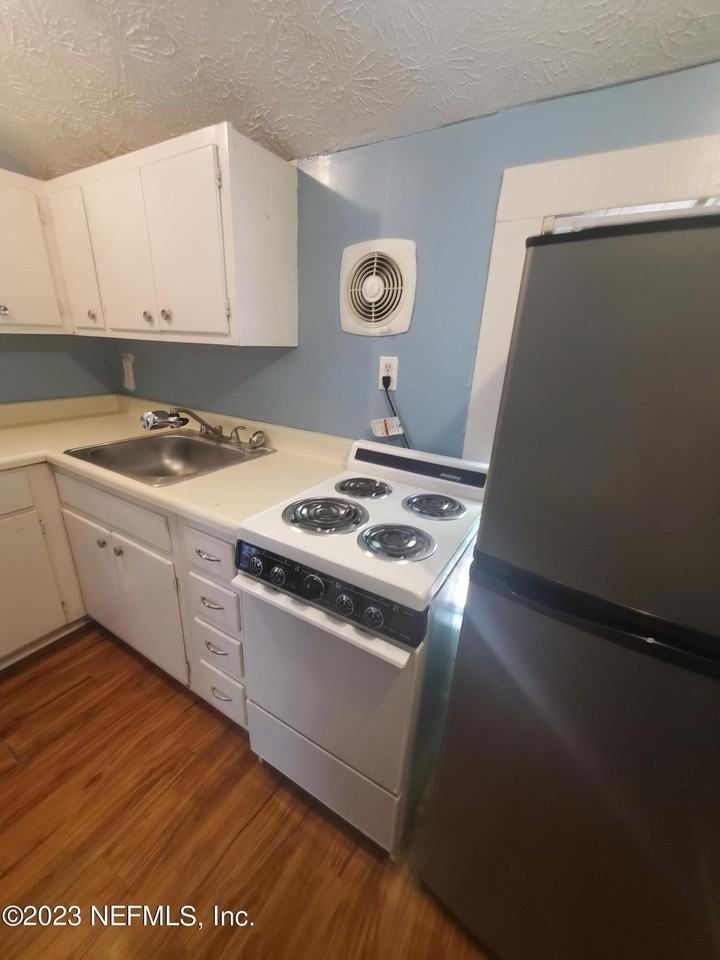 3114 Riverside Ave - Photo 6 of 17