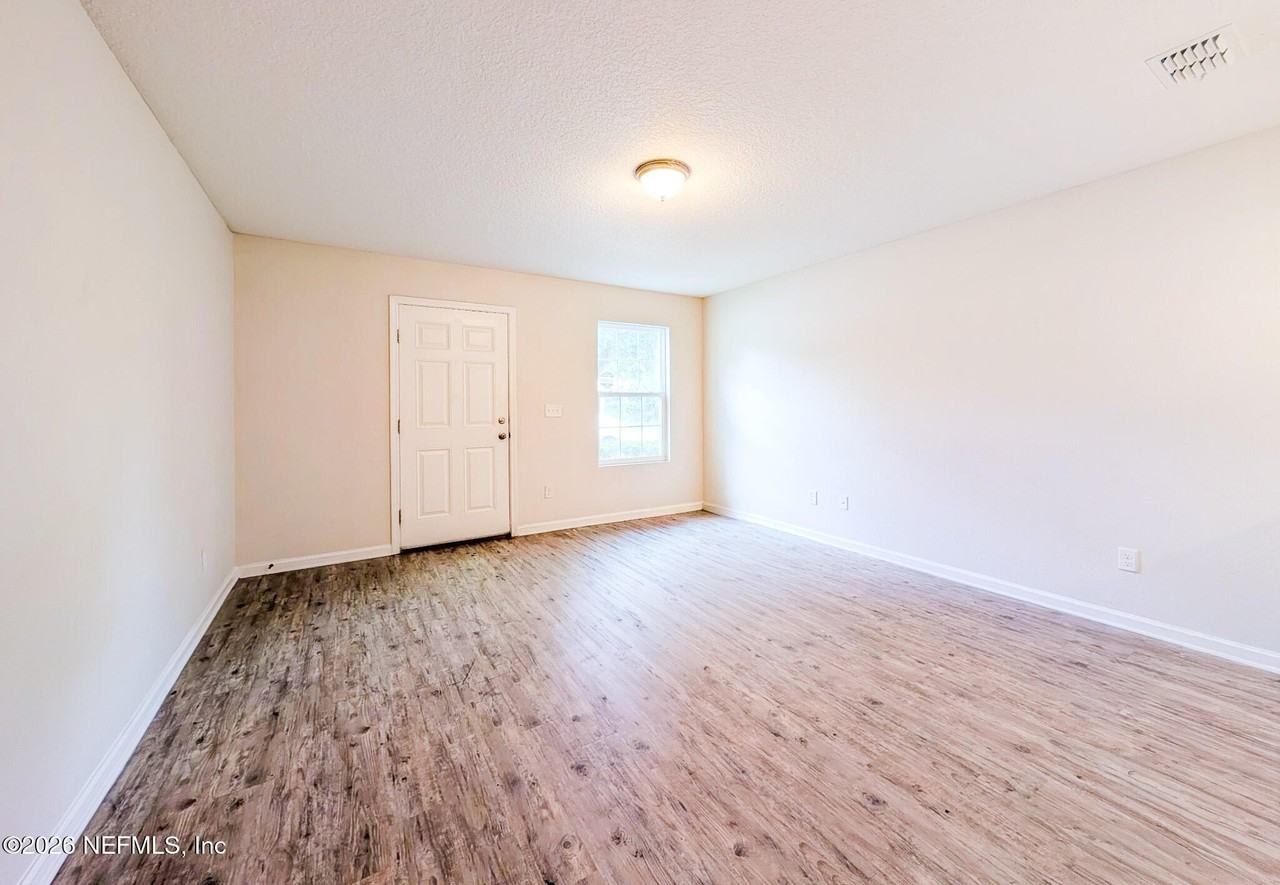 8441 Mcgirts Village Ln - Photo 4 of 14