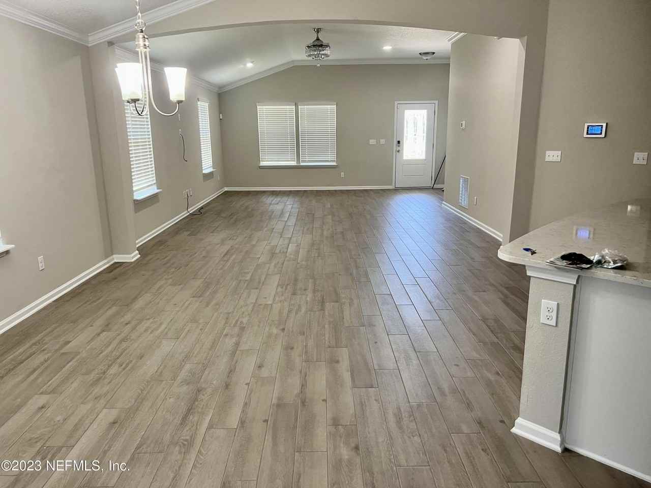 574 Northside Dr S - Photo 7 of 30