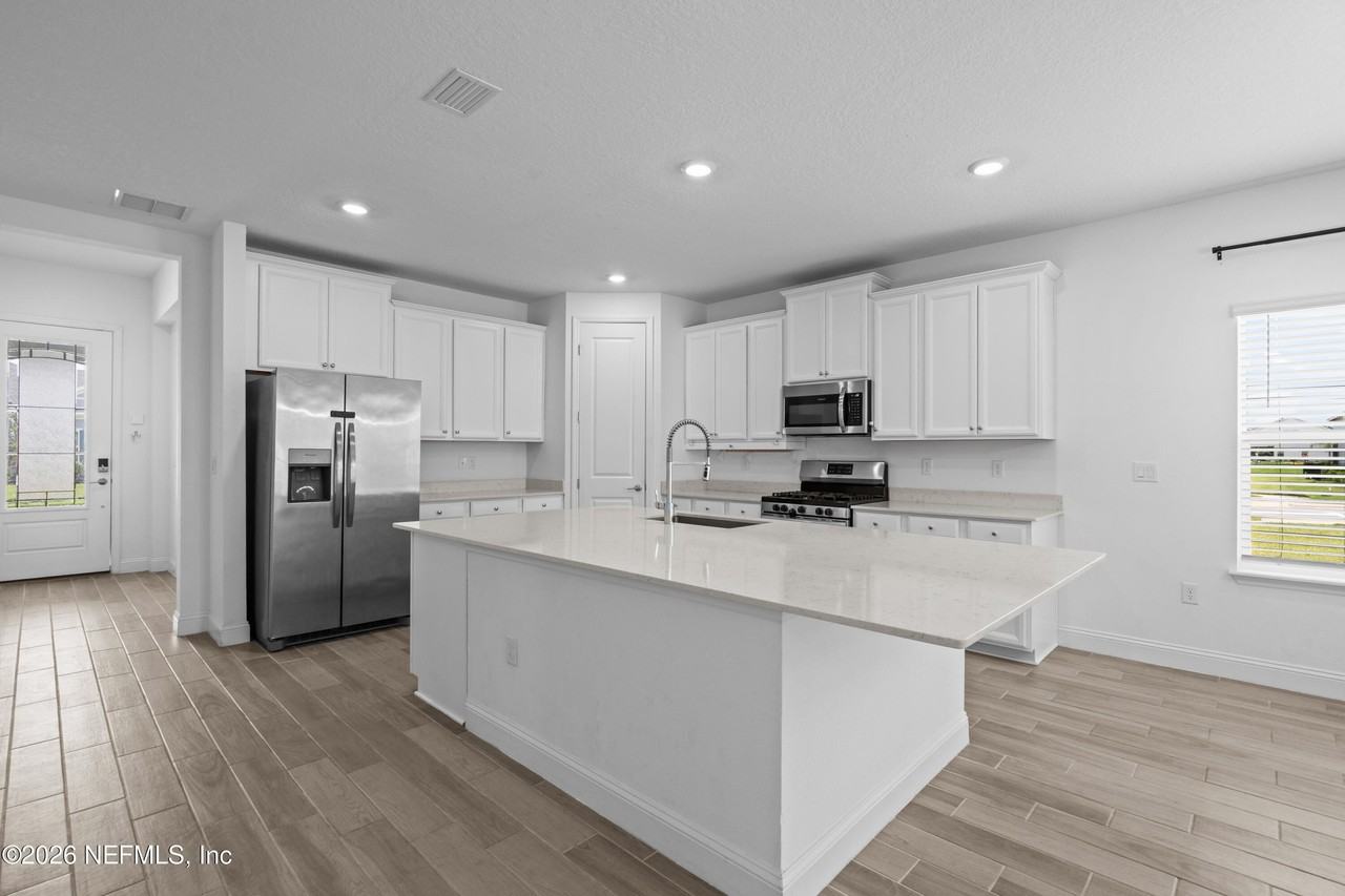260 Oaklawn Ct - Photo 6 of 42